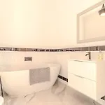 Blue Luxury Apt#3 شقة *
