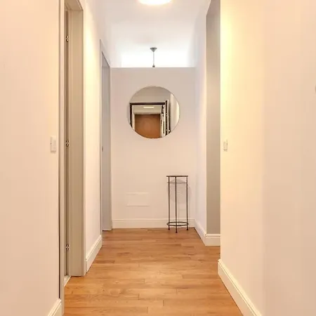 Apartman Blue 3 Spacious Family Apt, View & Parking Como