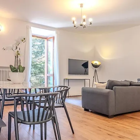 Blue Luxury Apt#3 公寓 *